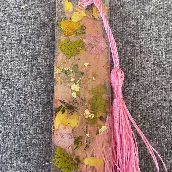 #97 Medium Size Floral Bookmark - Picture 13 of 17